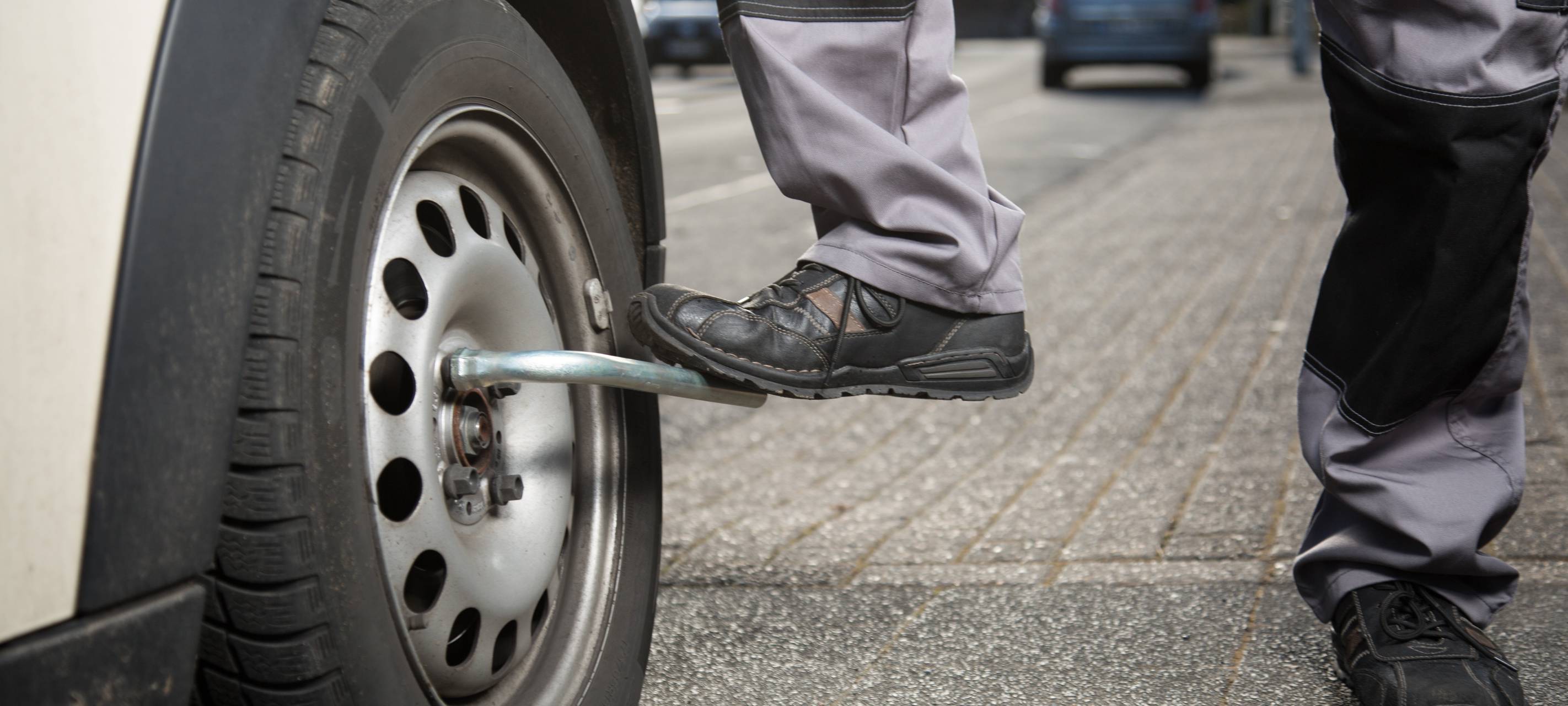 ADAC warnt vor frühem Reifenwechsel