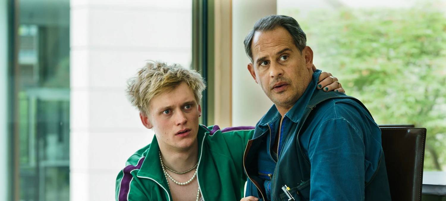 Viktor und sein Sohn müssen ein paar Dinge klären.