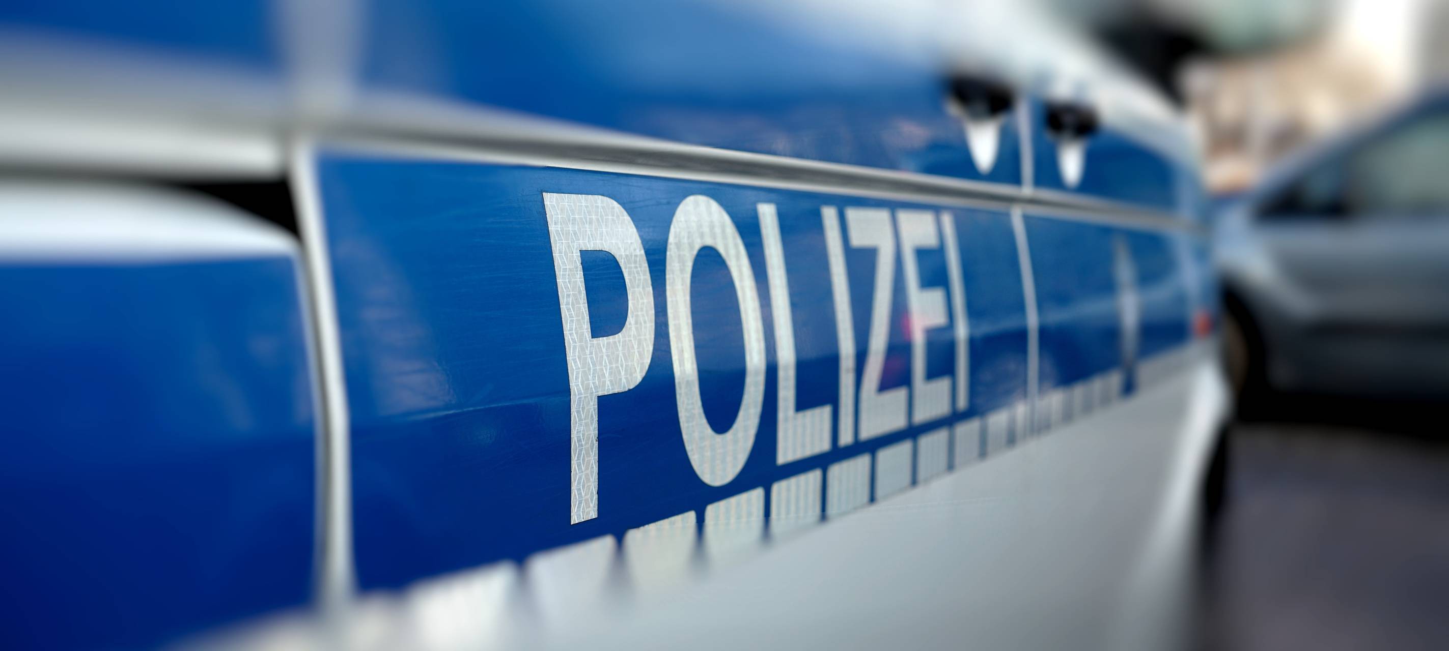 20-jähriger rast auf Drogen durch Odenkirchen und leistet Widerstand
