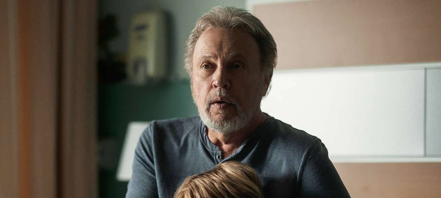 Eli und Noah am Tisch.