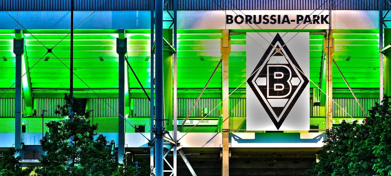 Borussia-Park im Dunkeln