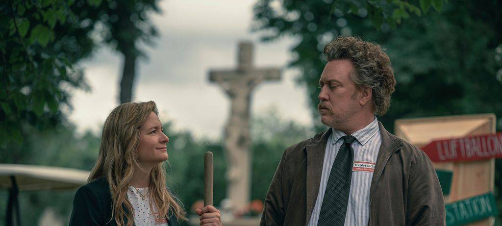 Heli und seine neue Chefin auf dem Friedhof.