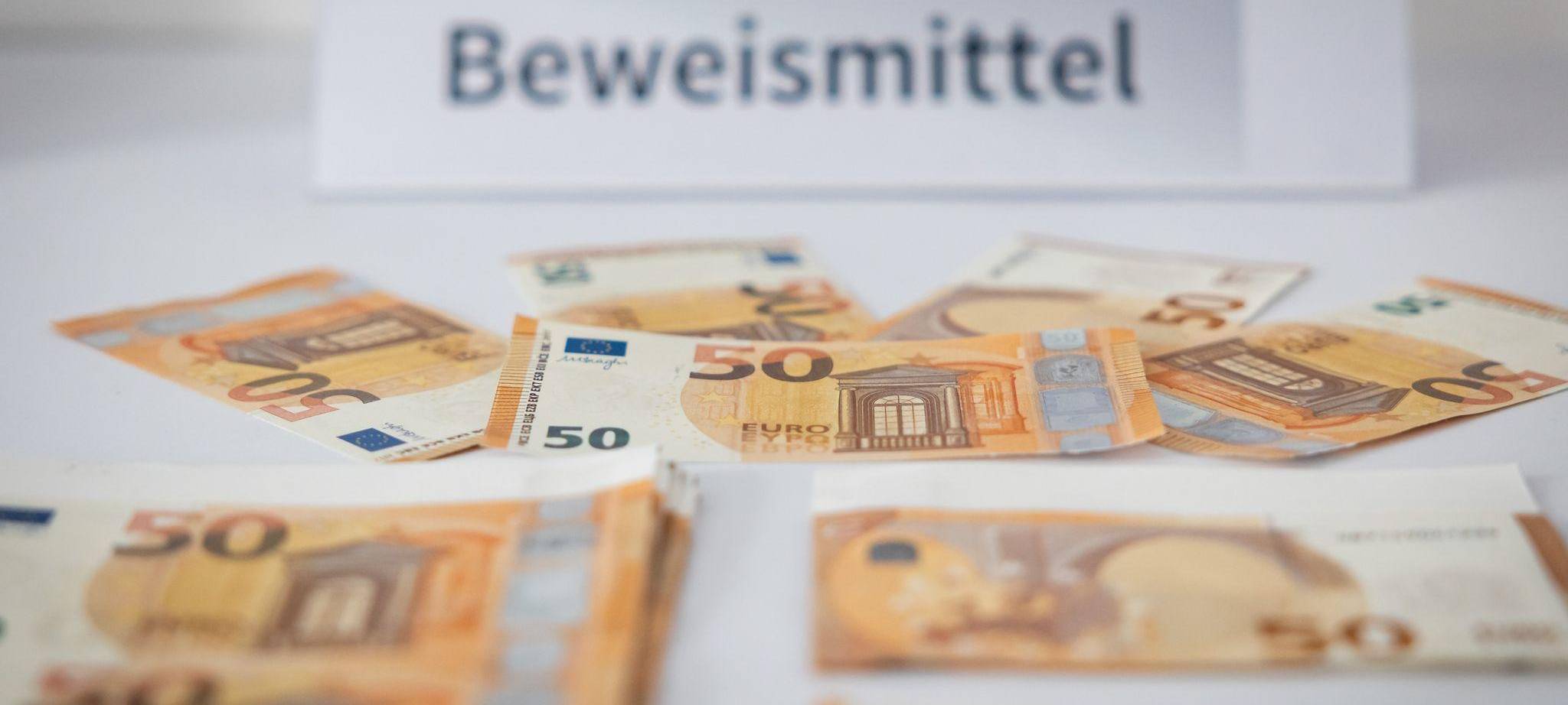 Pressekonferenz zu Geldfälscherei