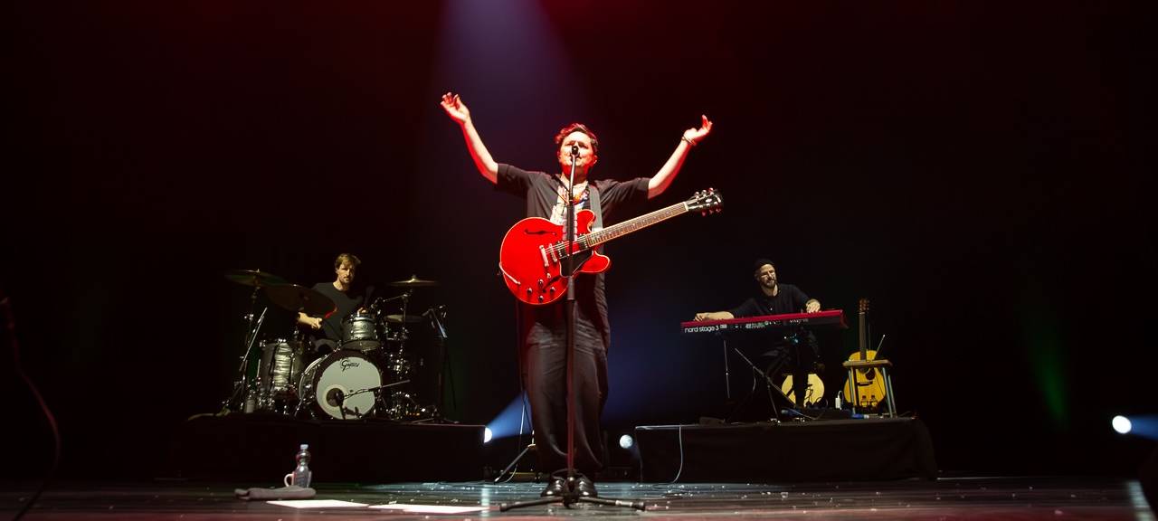 Lichtblicke Weihnachtskonzert: Über 165.000 Euro für den guten Zweck! - Michael Patrick Kelly hautnah