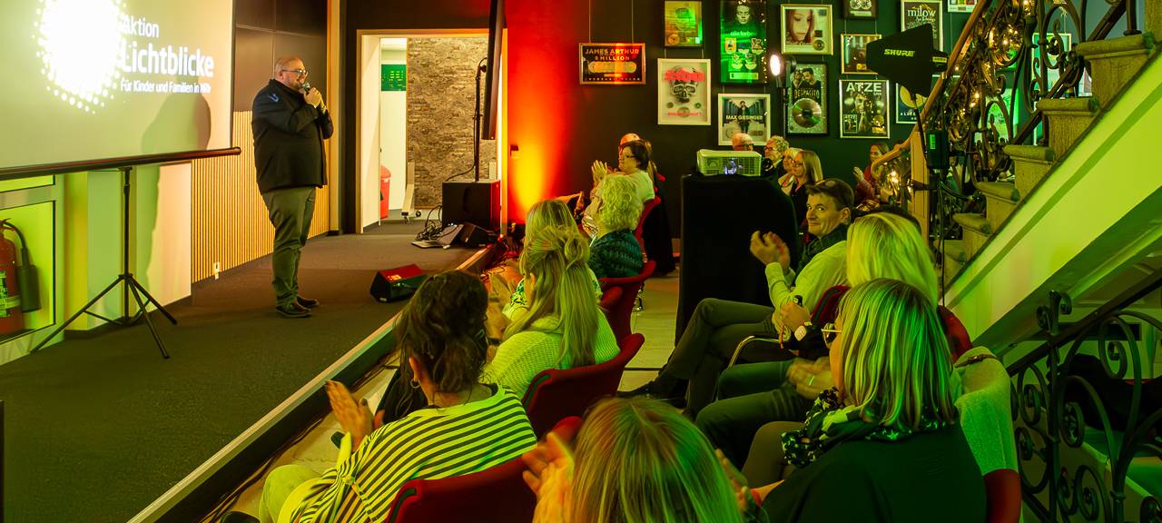 Leon Windscheidt – hautnah: Ein unvergesslicher Abend für Aktion Lichtblicke