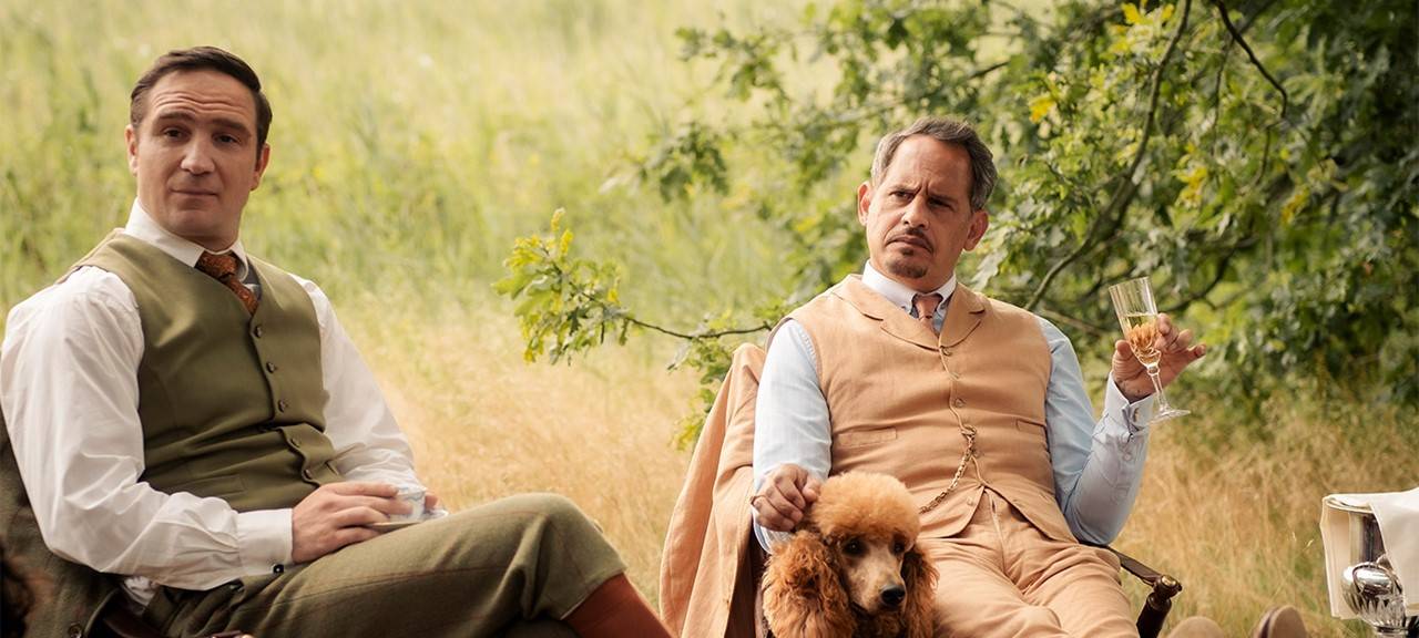 Die Männer buhlen um Miss Sophie.