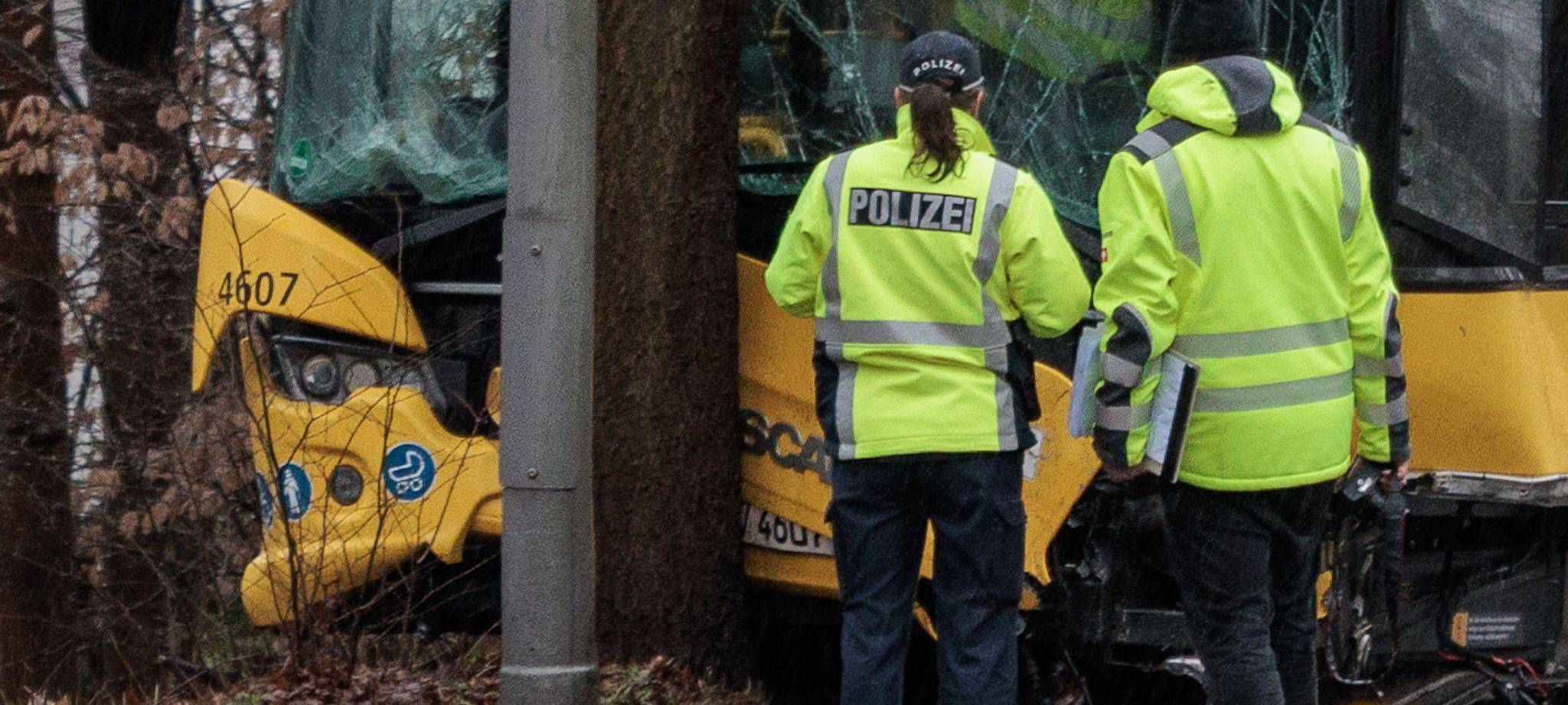 Zwölf Verletzt bei Busunfall in Berlin