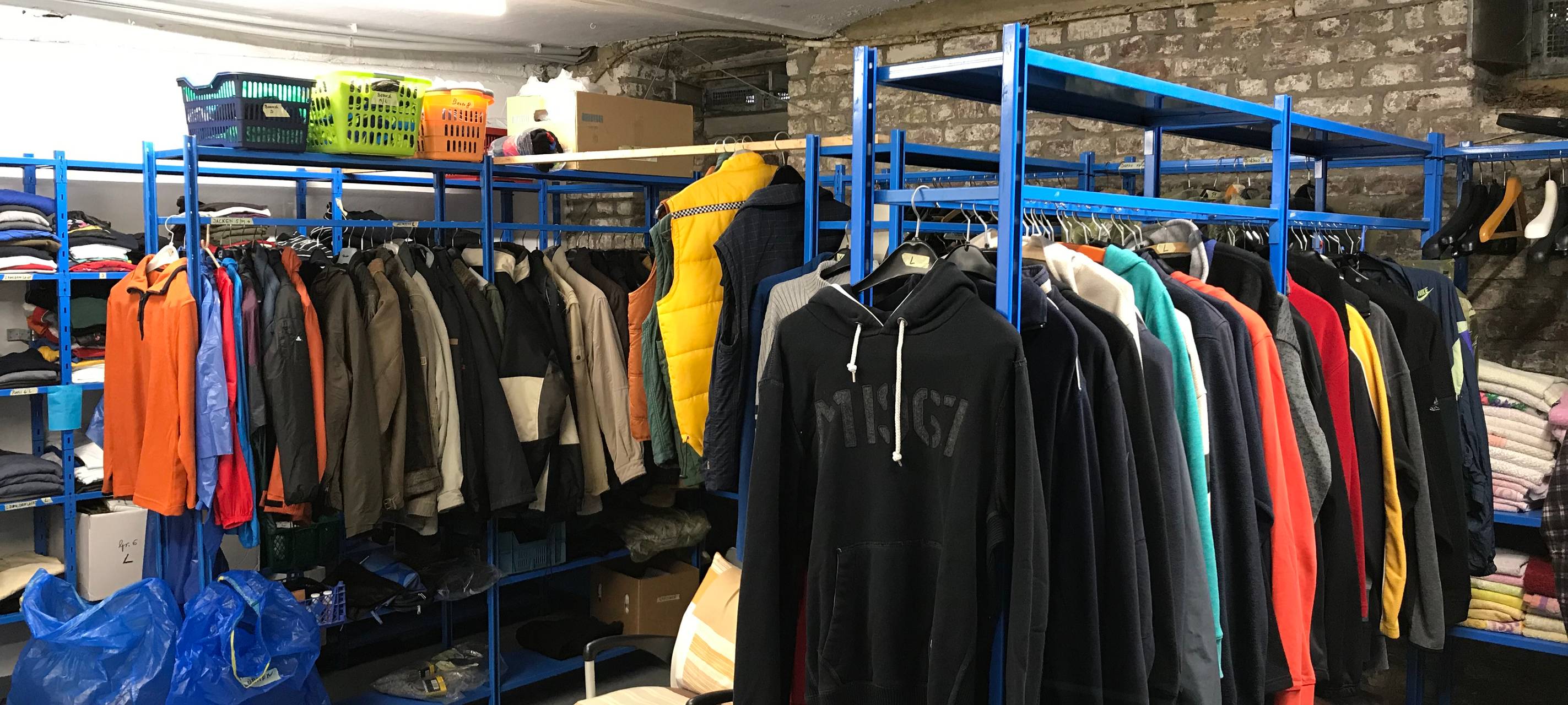 Kleidung für Flüchtlinge gesucht