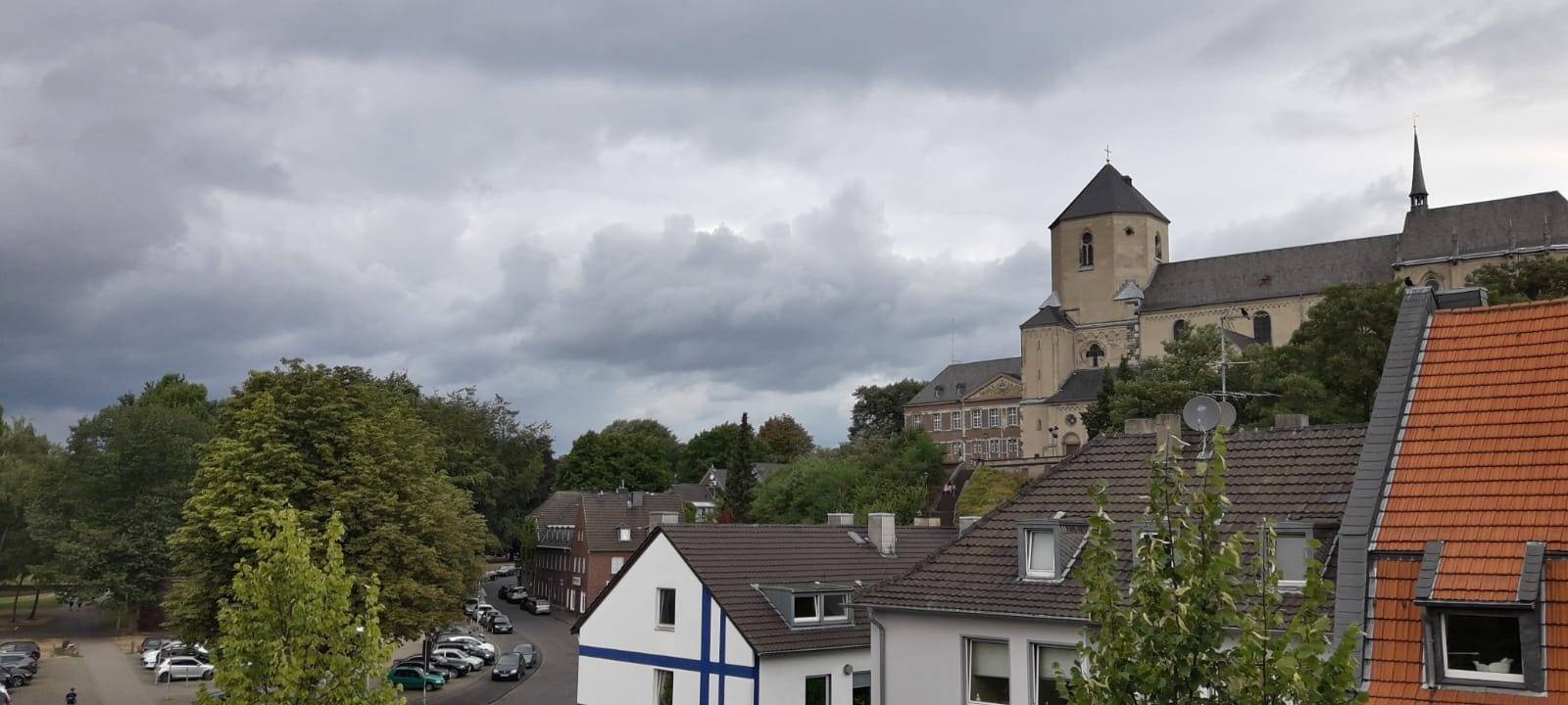 Sperrung: Lüpertzender Straße