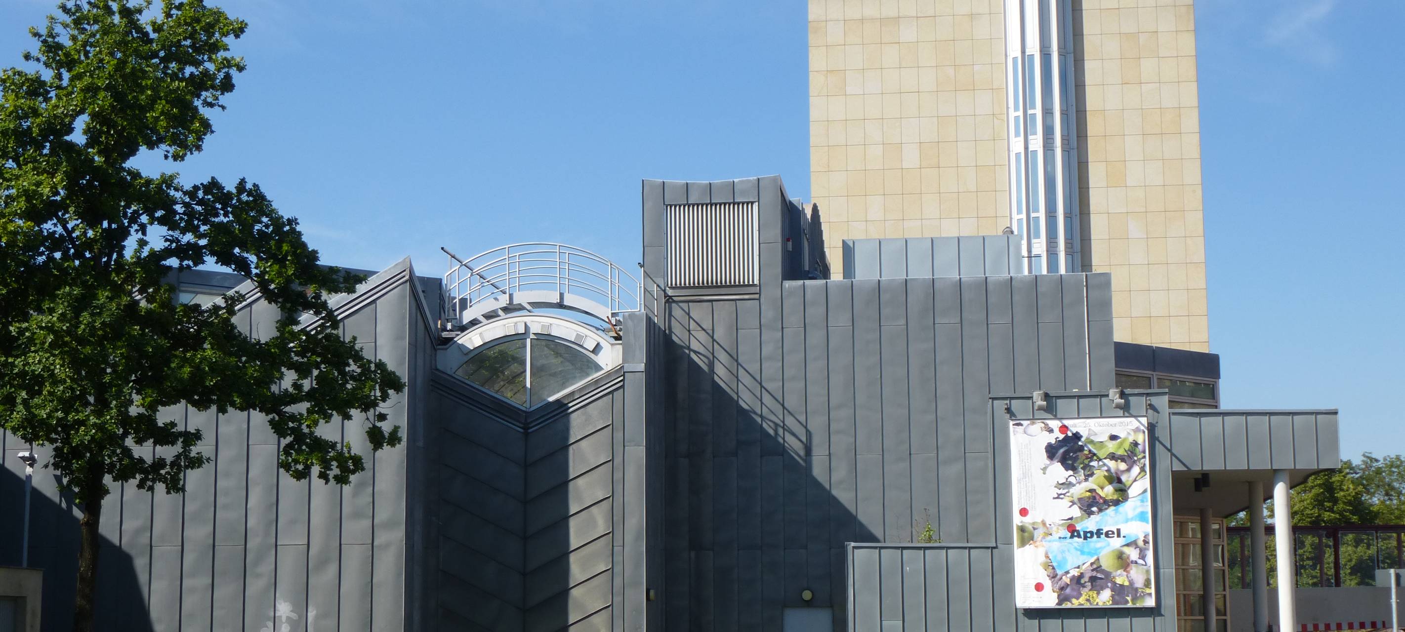 Museum Abteiberg beklebt