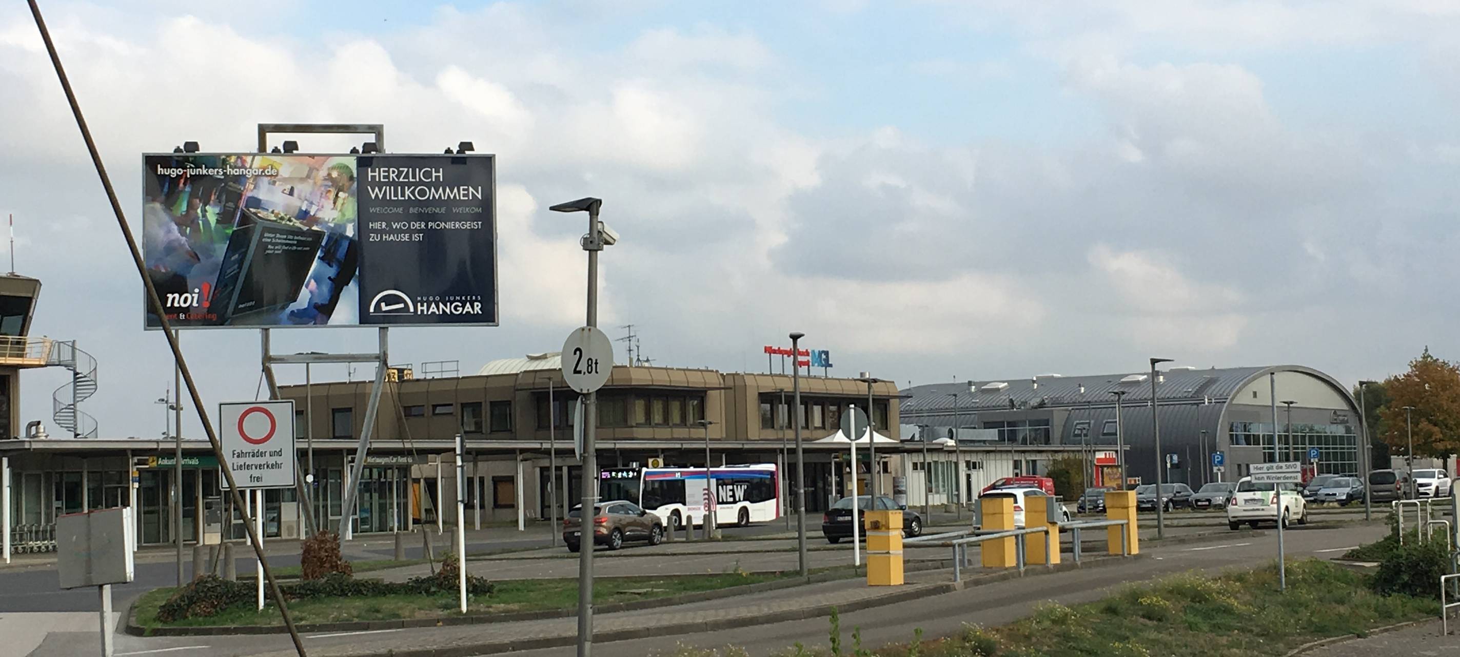Neuer Hangar am Flughafen Mönchengladbach
