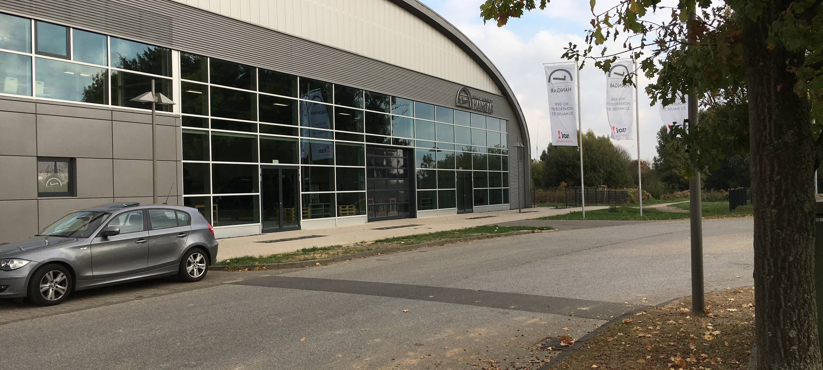 Oldtimer Fly&Drive im Flughafen