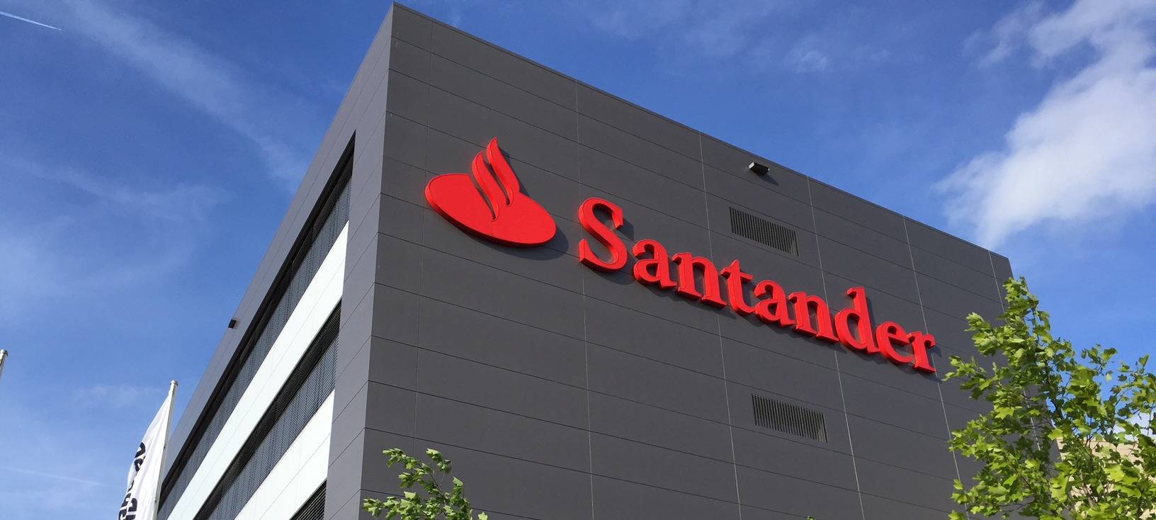 Mitarbeiter der Stadtverwaltung kommen in neue Gebäude